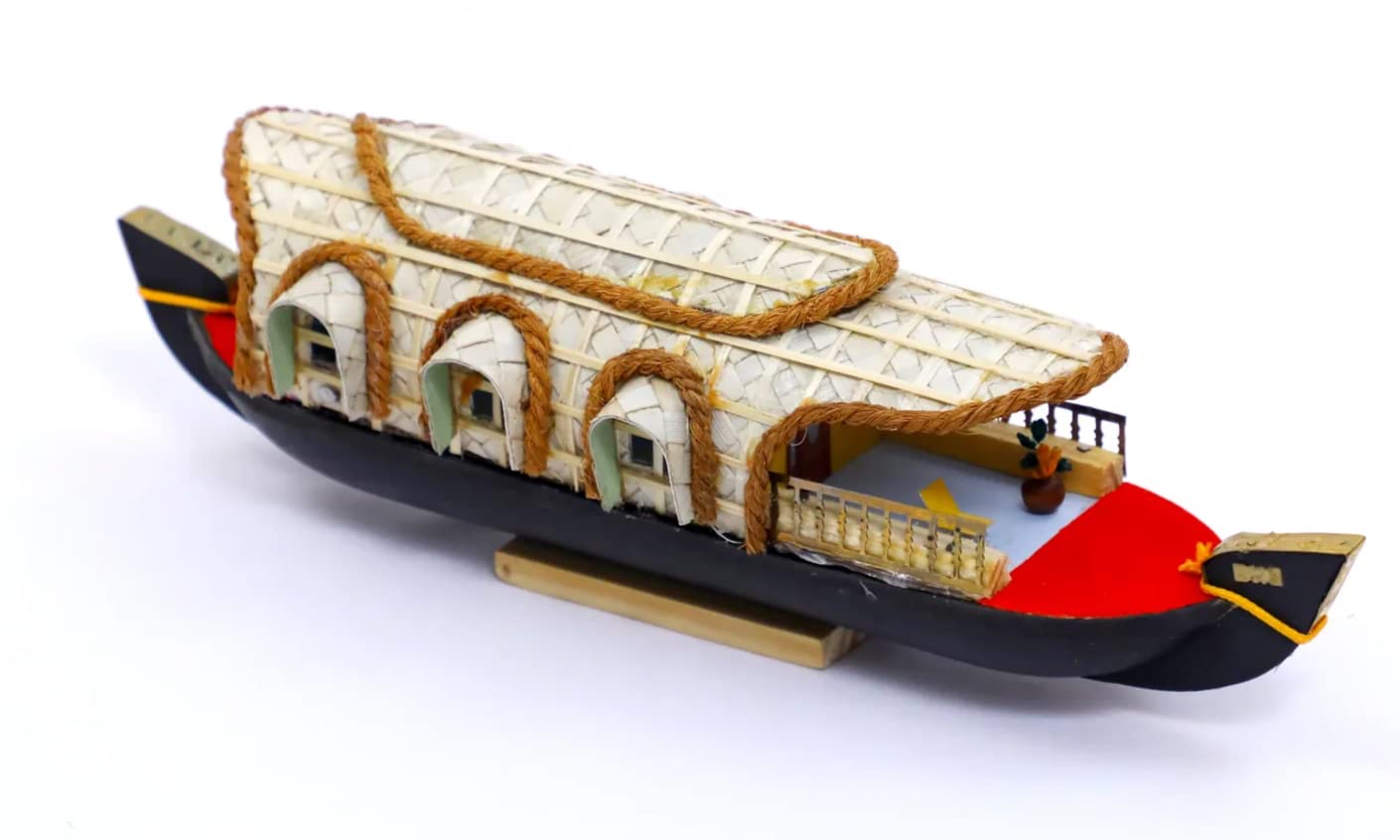 Handcrafted Kerala Houseboat Miniature – 3 Windows | Made from Wood & Screw-Pine Weave