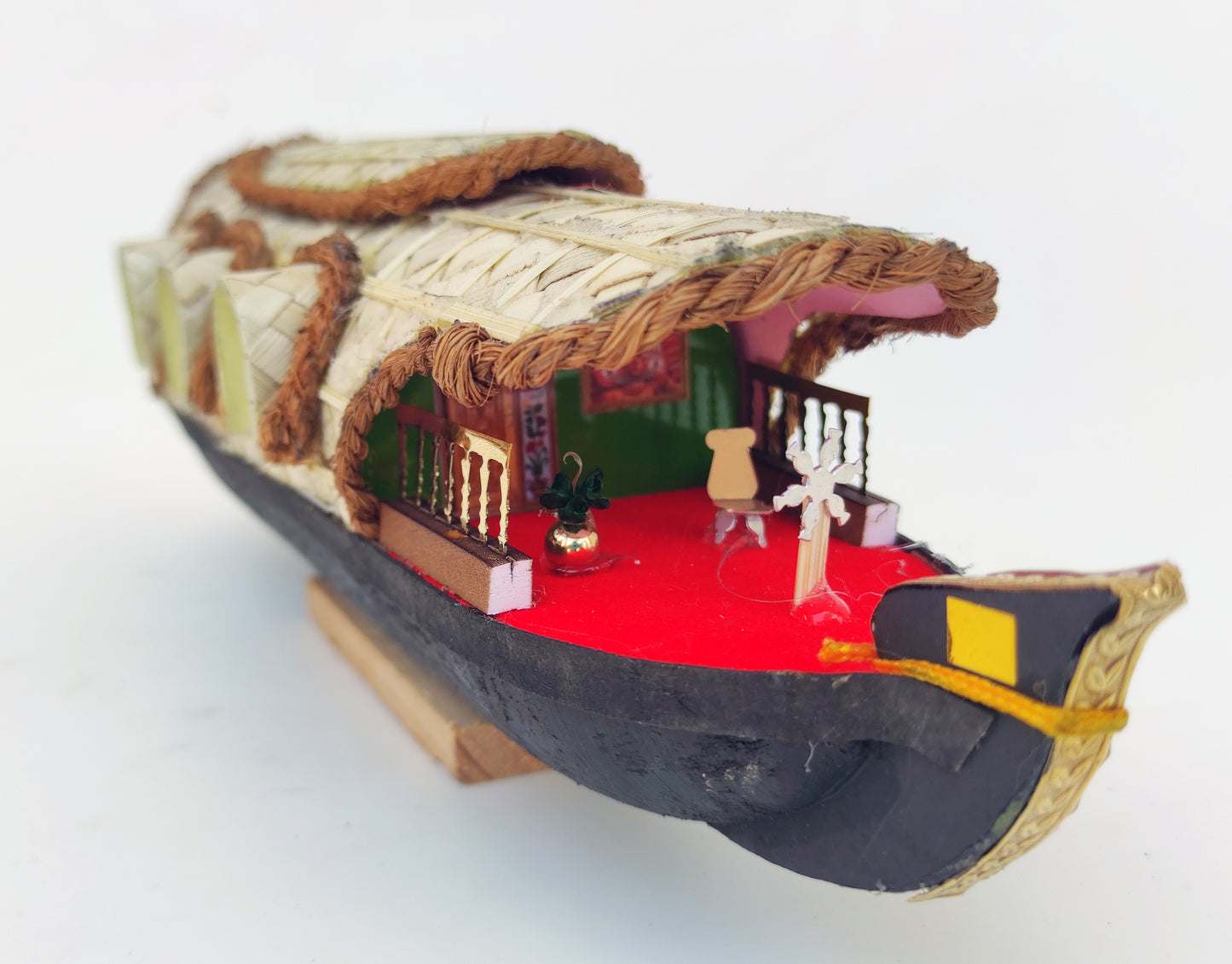 Handcrafted Kerala Houseboat Miniature – 3 Windows | Made from Wood & Screw-Pine Weave