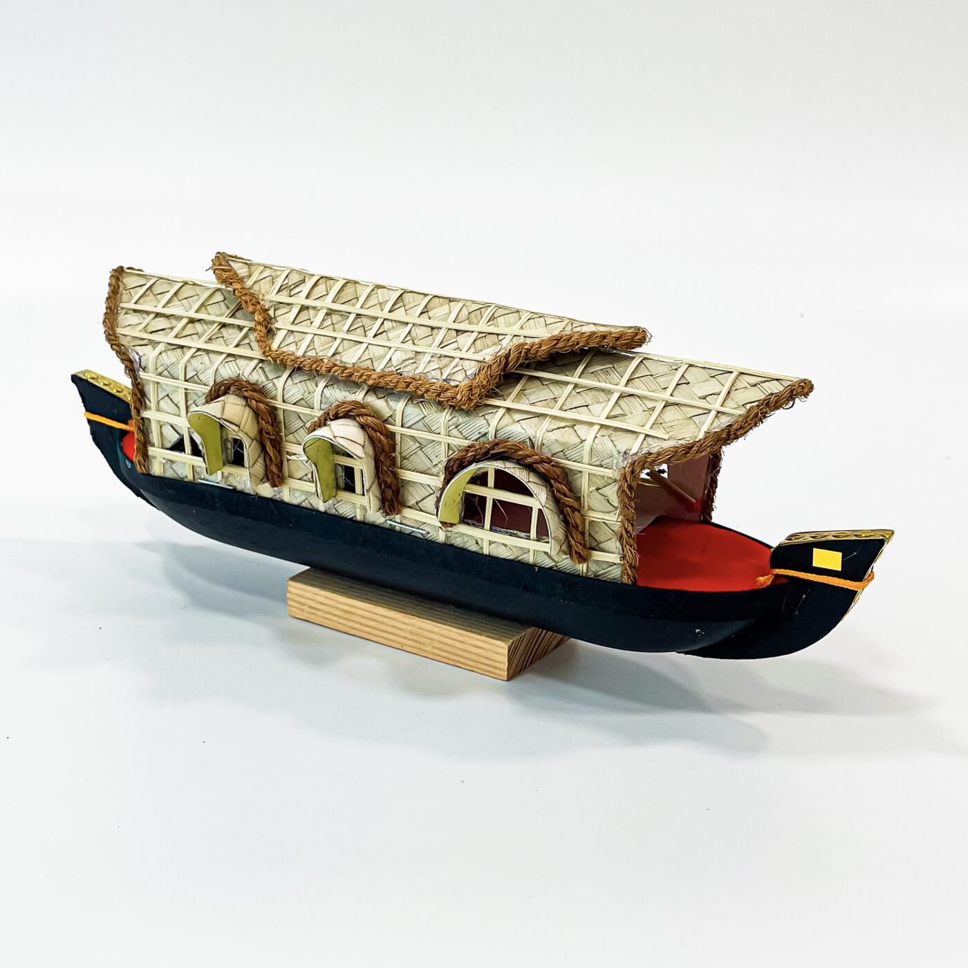 Handcrafted Kerala Houseboat Miniature – 3 Windows | Made from Wood & Screw-Pine Weave
