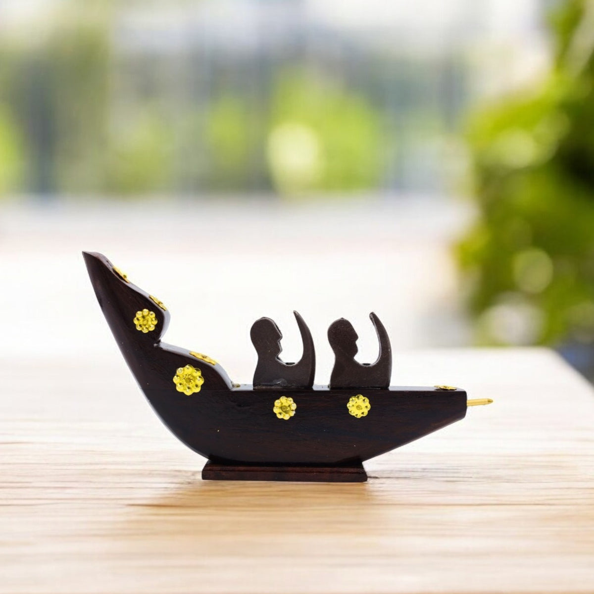 Chundan Vallam Miniature with 2 Rowers – Handcrafted Rosewood Snake Boat with Brass Detailing