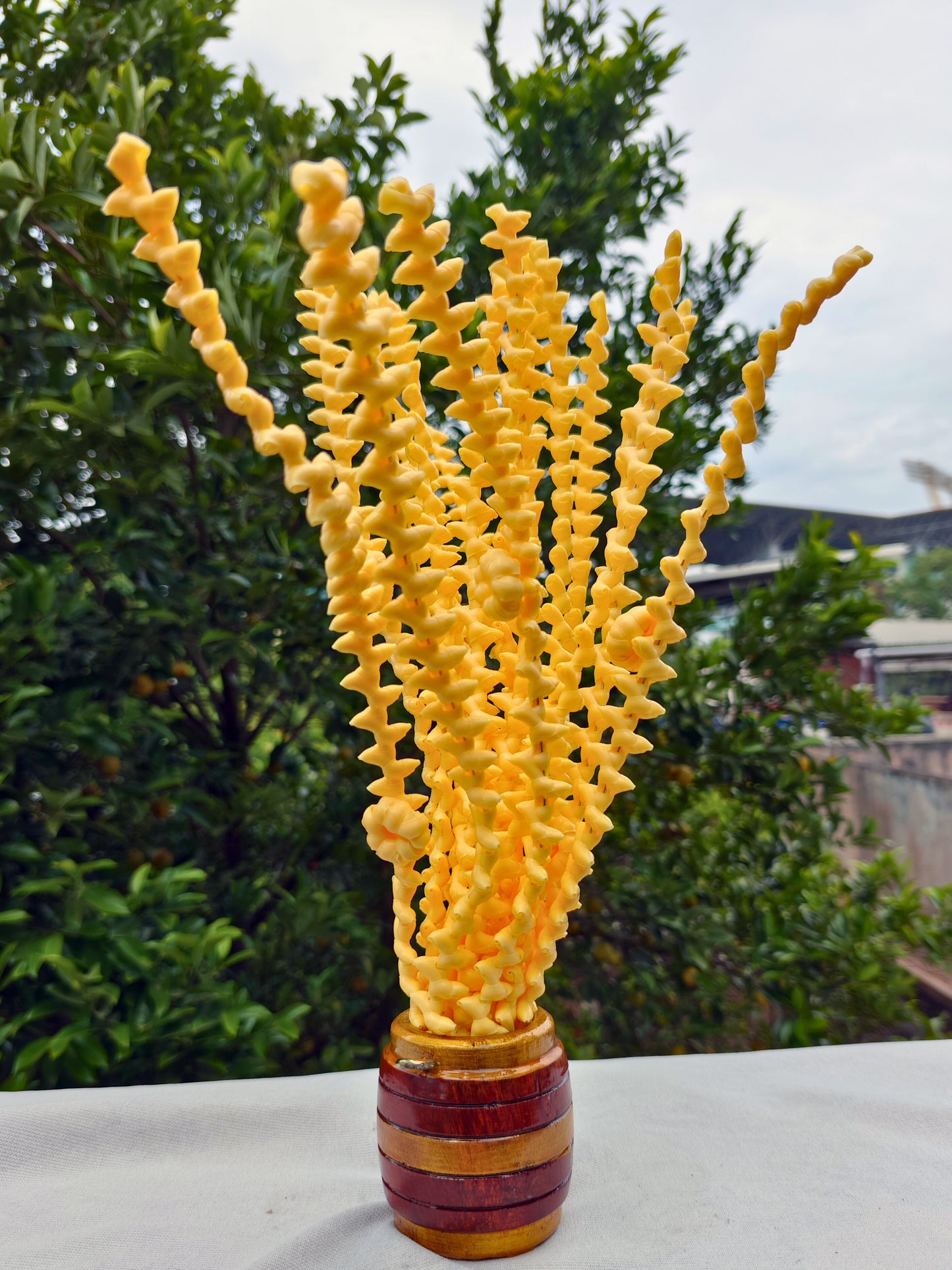 Artificial Pookula with Wooden Nirapara – 20 Inch | Traditional Kerala Home Décor