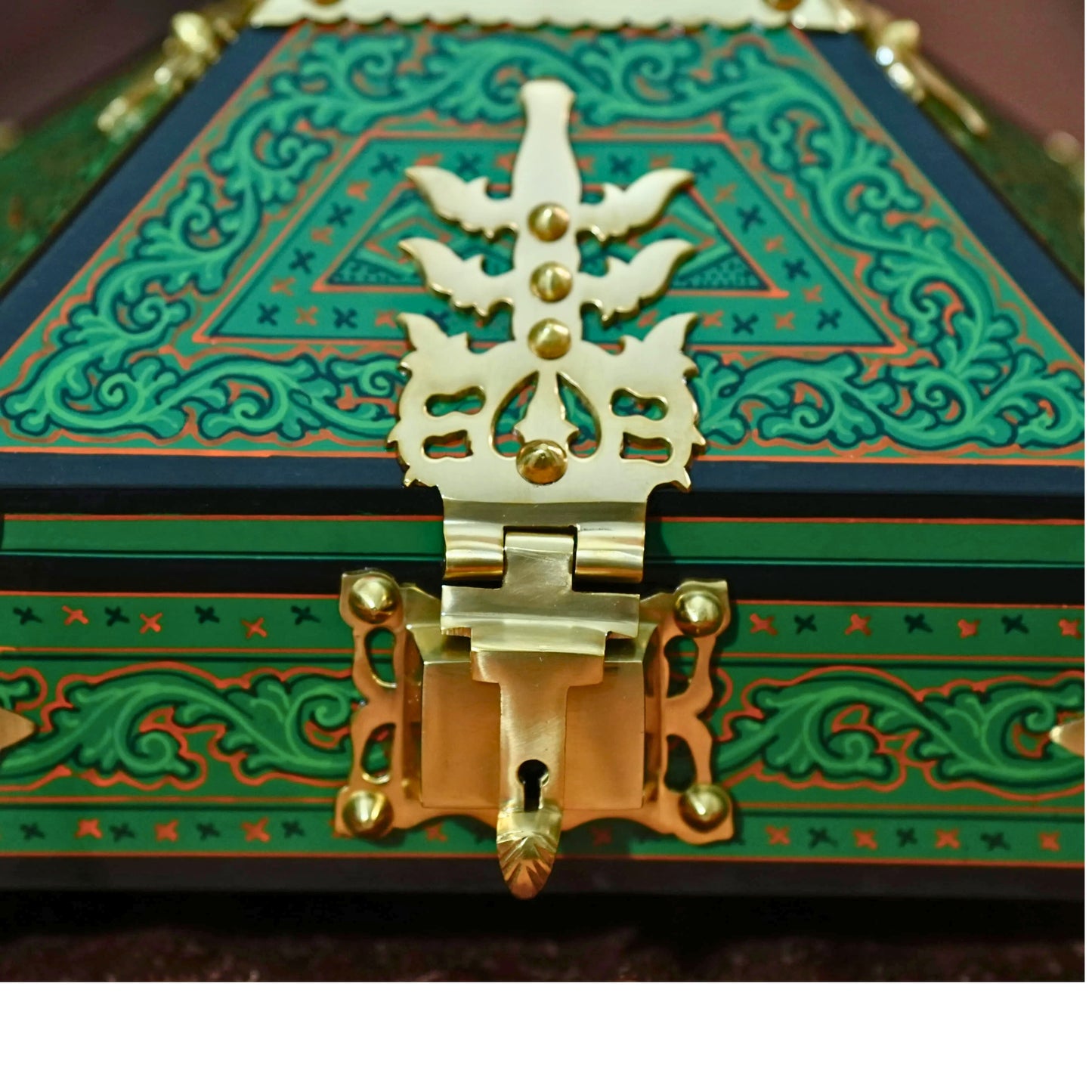Large Green Nettoor Petti – 13×9 inch Handcrafted Mural Jewelry Box with Brass Detailing | Kerala Heritage Heirloom