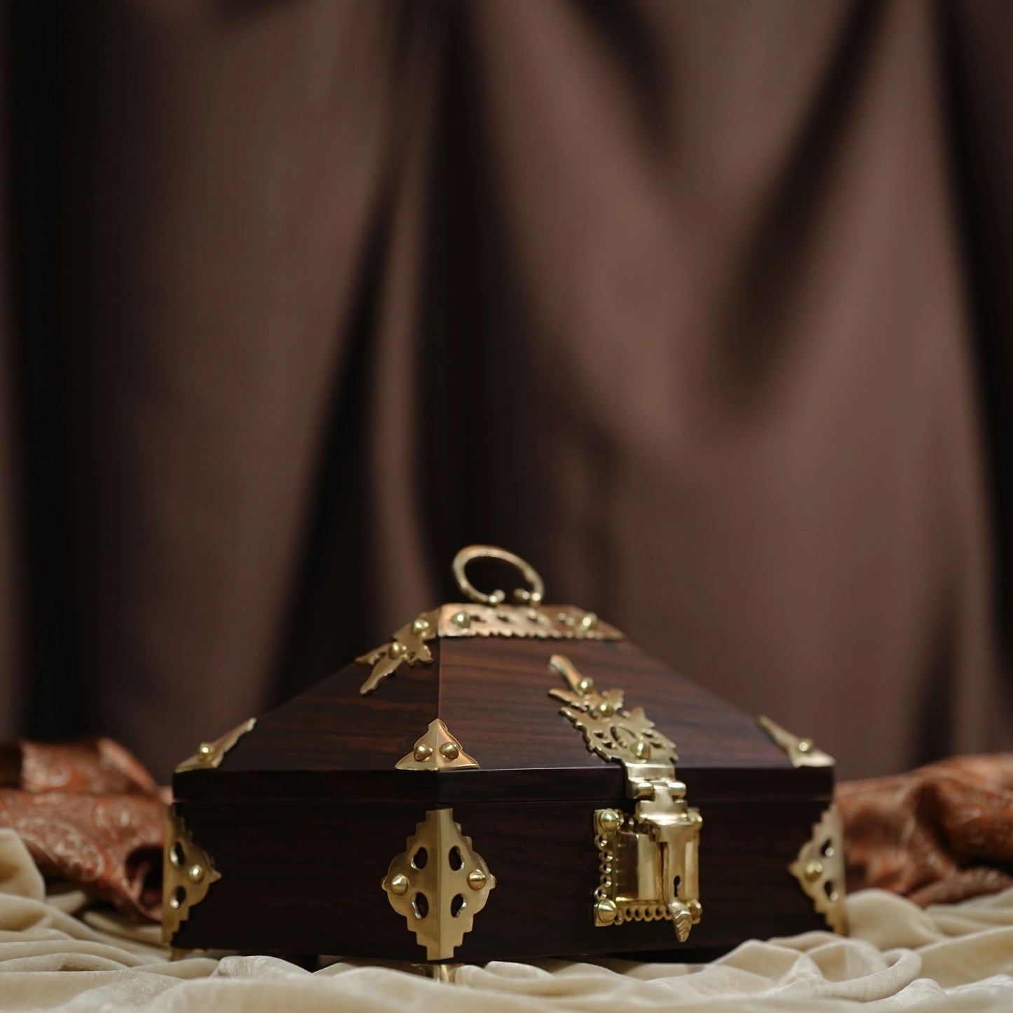 Kerala Traditional Jewel Box – 10×7" Wooden Nettoor Petti with Mural Painting & Brass Detailing