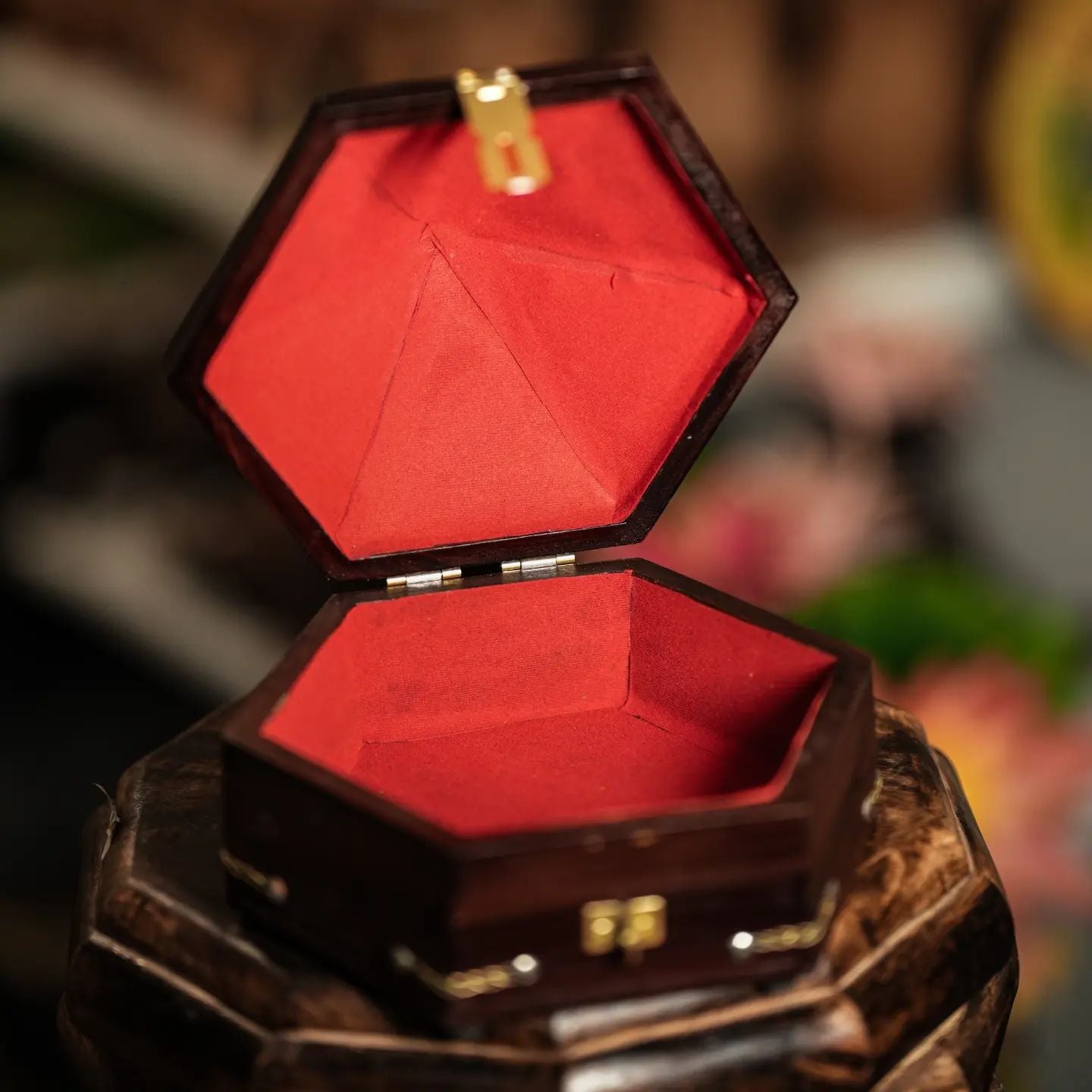 Heritage Rosewood Hexagon Jewel Box – Medium (Kerala-Inspired)