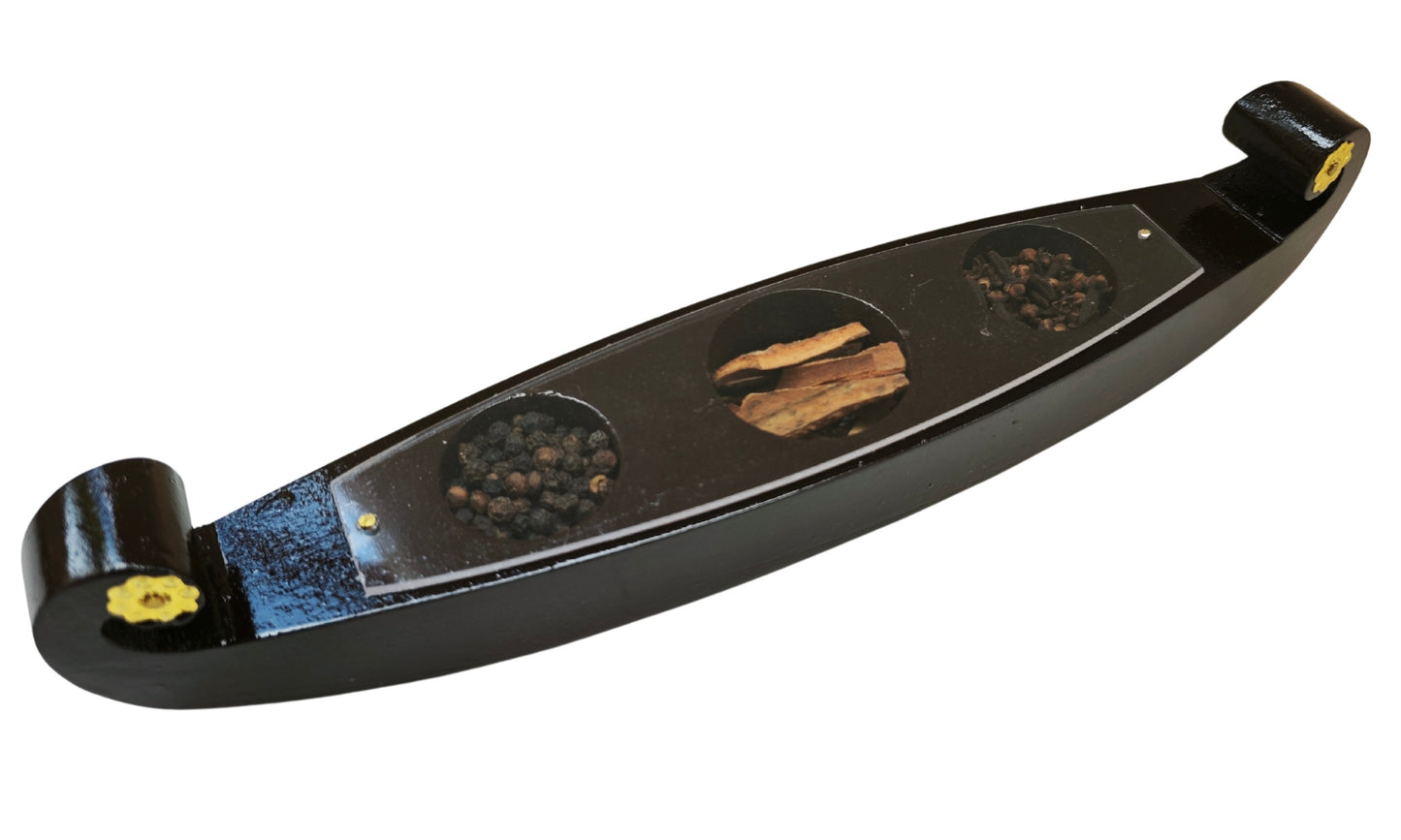 Miniature Cargo boat Spice Boat with three spices 9 inches &nbsp;– Traditional Kerala Craft for Décor and Gifting